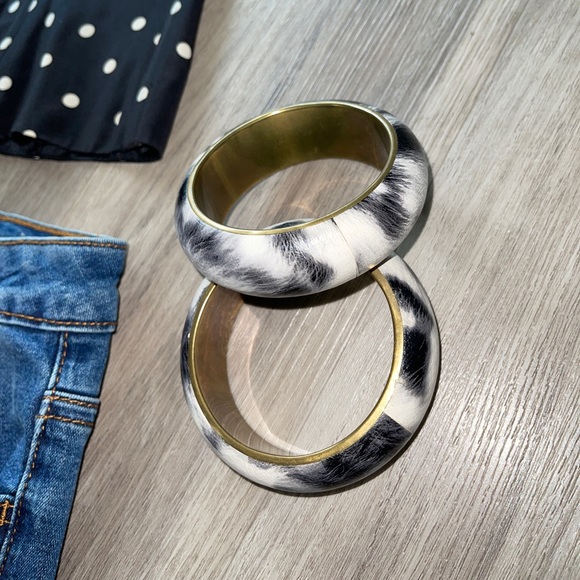 ✴️3 for $15✴️ Set of 2 Bangle Bracelets - Picture 10 of 13